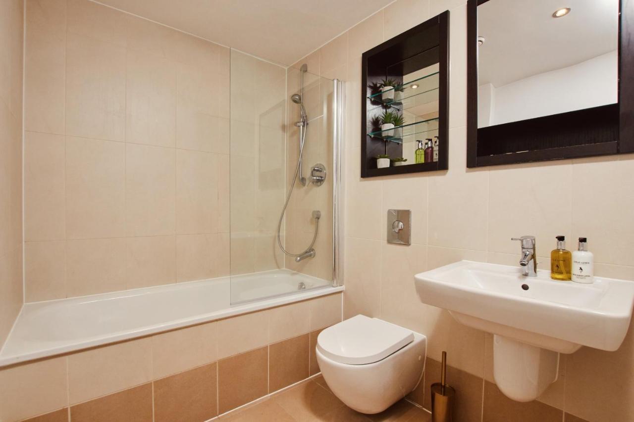 King Deluxe City Apt Large Space& Free Parking! No Balcony Leeds  Zewnętrze zdjęcie