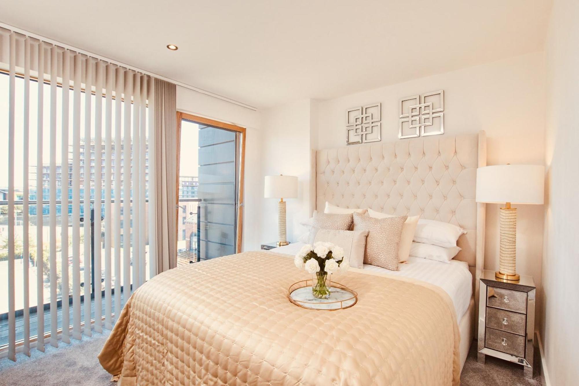 King Deluxe City Apt Large Space& Free Parking! No Balcony Leeds  Zewnętrze zdjęcie