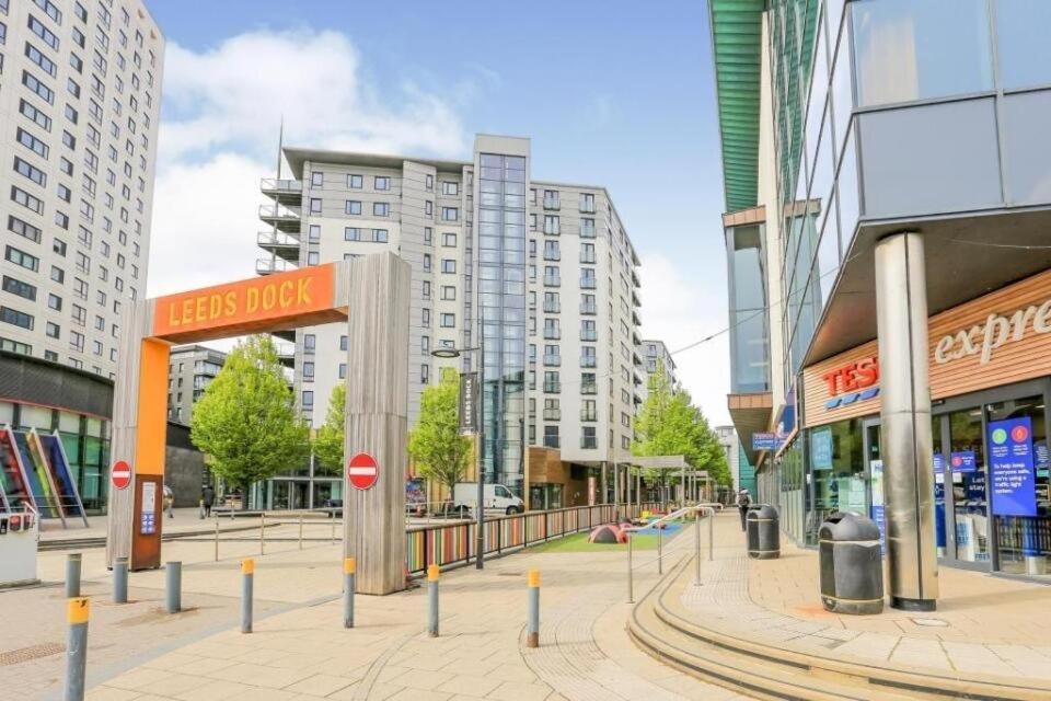 King Deluxe City Apt Large Space& Free Parking! No Balcony Leeds  Zewnętrze zdjęcie